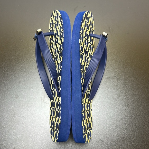 Coach Amel Navy/Tan Thong Flip Flops Size 6 B Silver Bow Detail Signatur… - Picture 11 of 15
